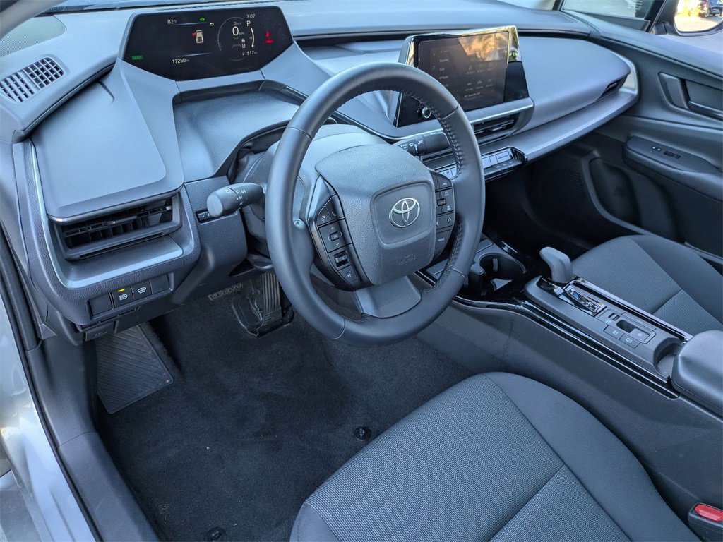 Used 2025 Toyota Prius LE image 17