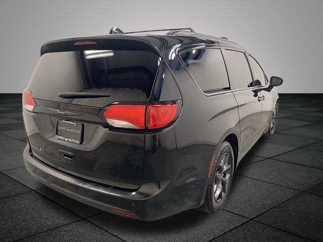 Used 2019 Chrysler Pacifica Touring-L Plus w/ S Appearance Package image 7