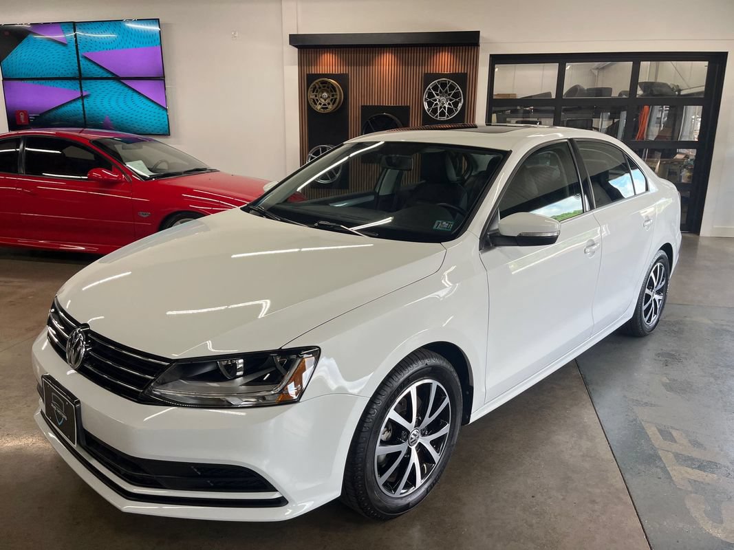 Used 2017 Volkswagen Jetta SE FWD image 3