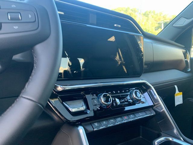 New 2026 GMC Sierra 2500 Denali w/ Denali Reserve Package image 9