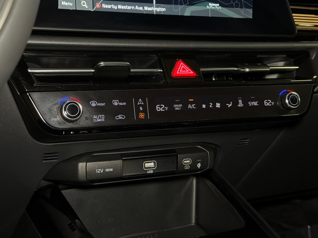 Certified 2024 Kia Niro Wind FWD image 36