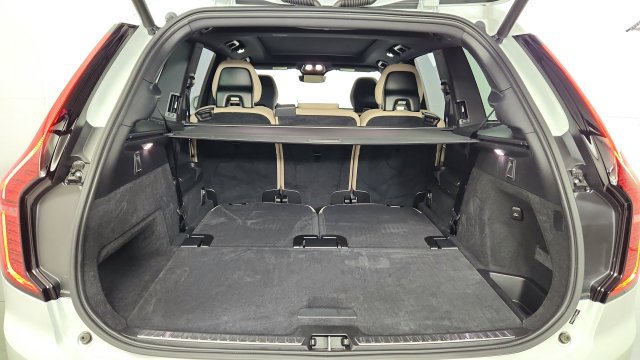 Used 2026 Volvo XC90 B6 Plus w/ Protection Package AWD/4WD image 45