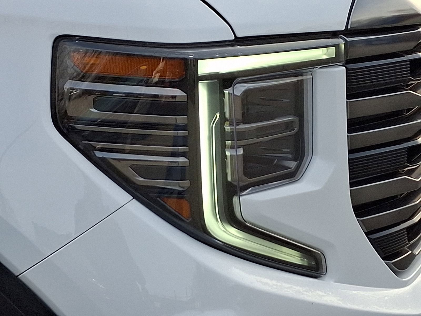 Used 2023 GMC Sierra 1500 AT4 w/ AT4 Preferred Package image 9