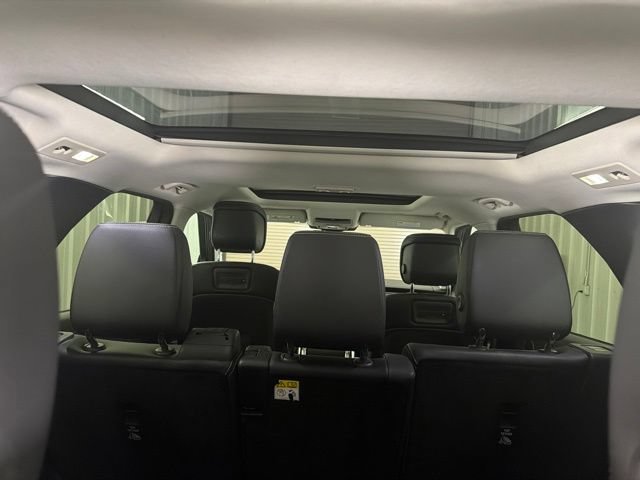 Used 2024 Land Rover Discovery S AWD/4WD image 29