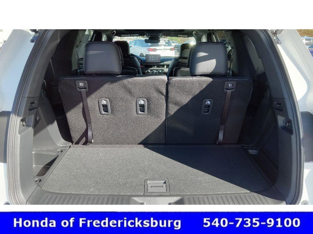 Used 2025 Honda Pilot Black Edition image 40