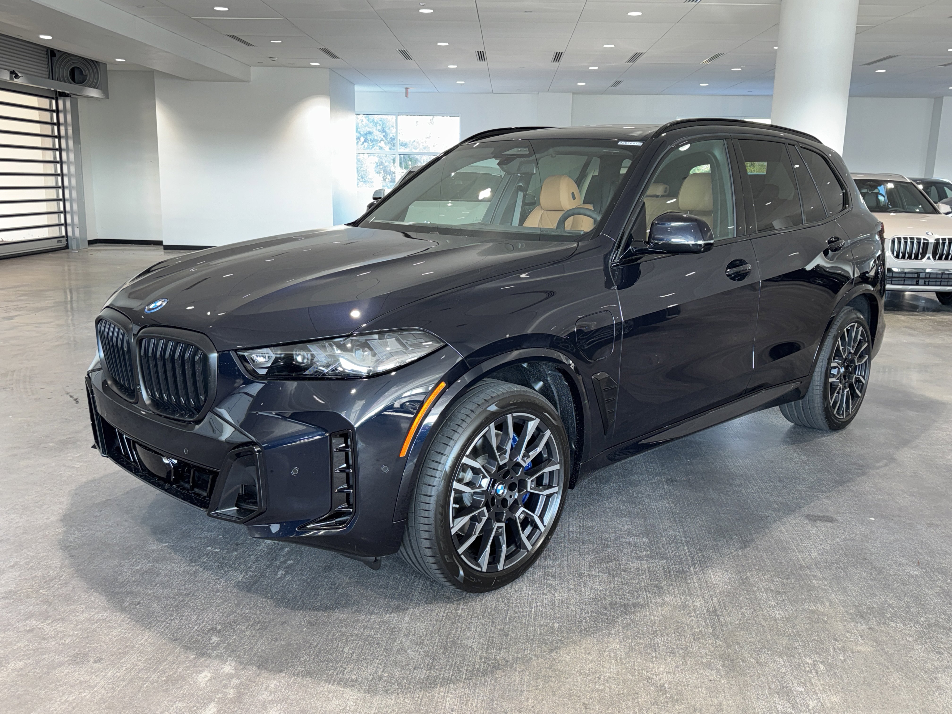 New 2026 BMW X5 xDrive50e w/ M Sport Package image 3