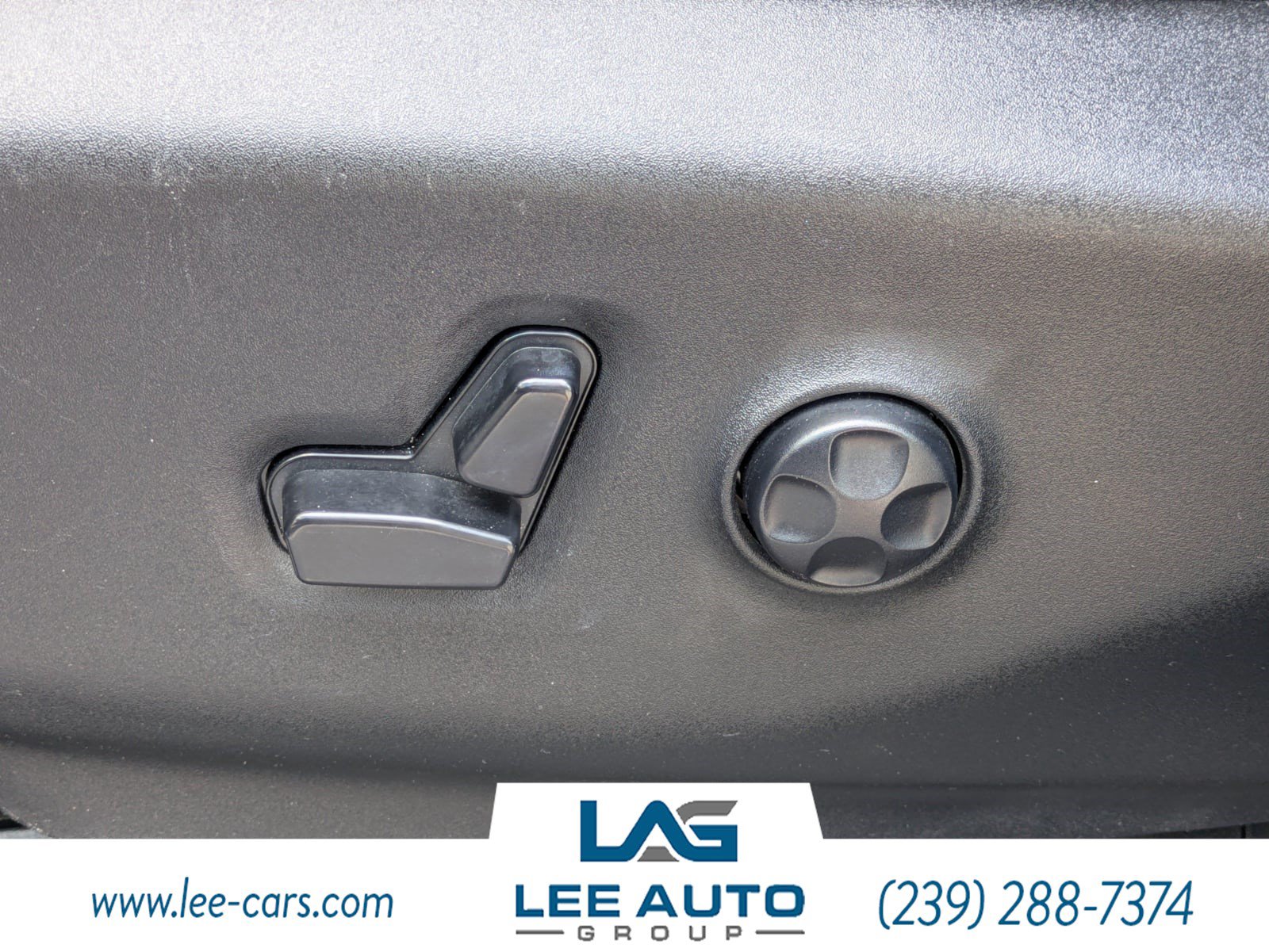 Used 2018 Chrysler Pacifica Touring-L w/ Premium Audio Group FWD image 17