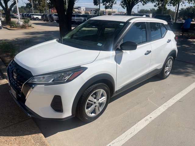 Used 2022 Nissan Kicks S FWD image 1