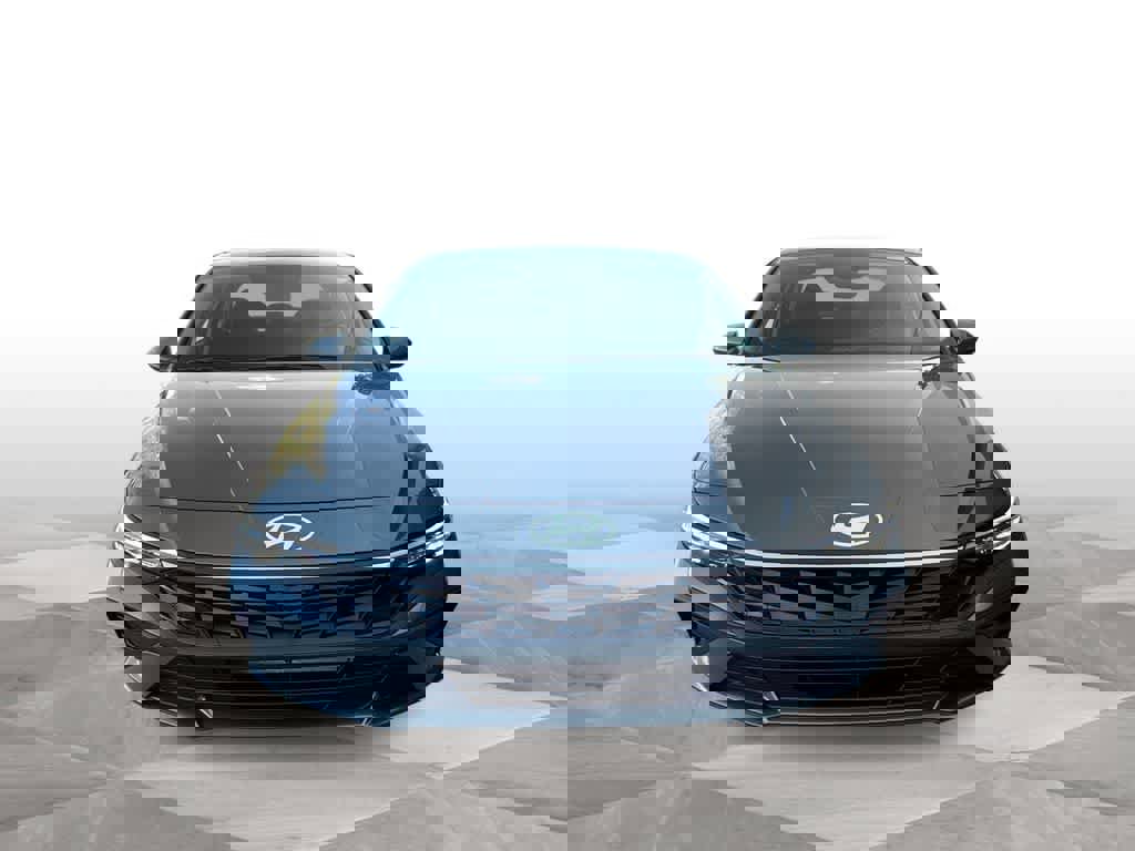 Used 2025 Hyundai Elantra SE image 3