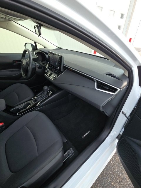 Used 2022 Toyota Corolla LE image 21