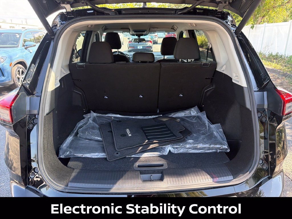 Certified 2026 Nissan Rogue SV FWD image 40