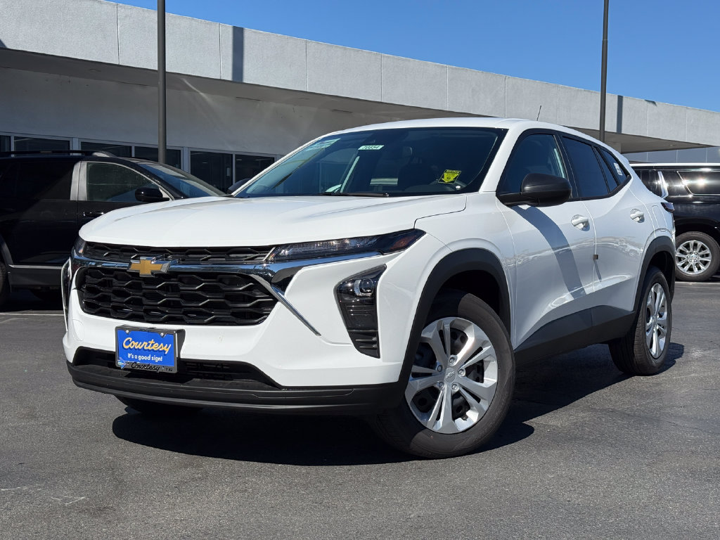 New 2026 Chevrolet Trax LS FWD image 2