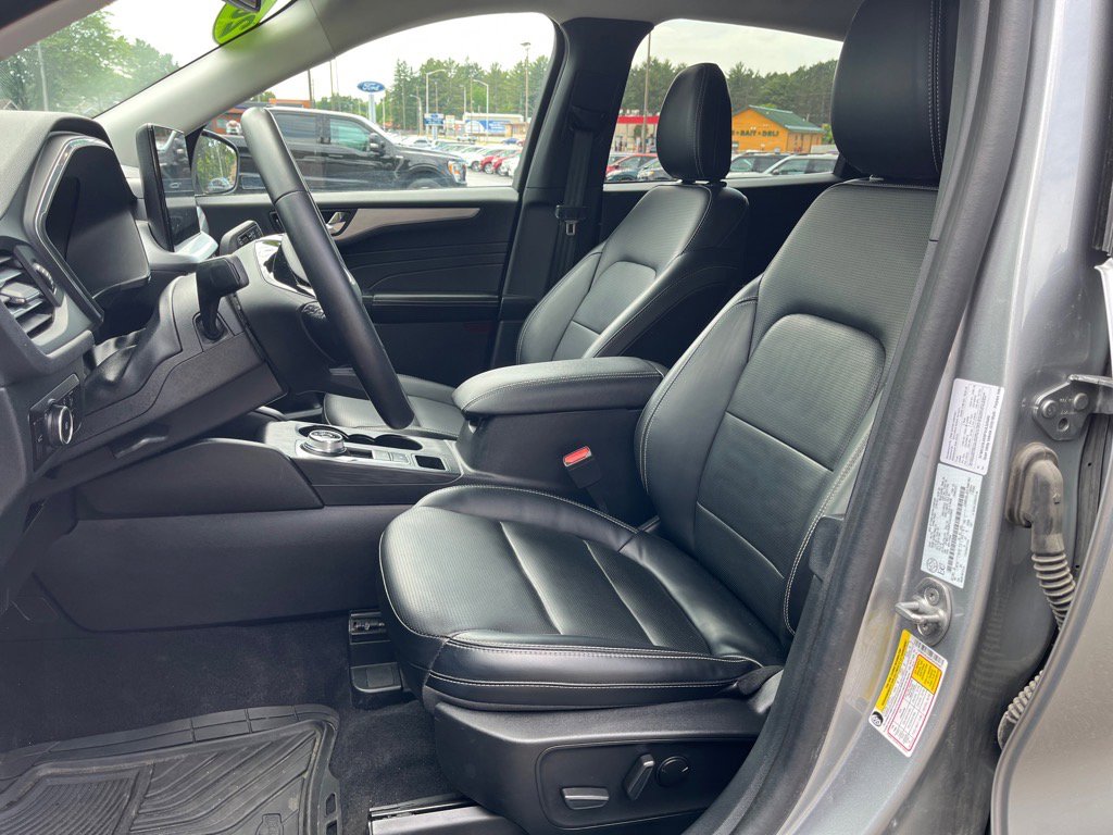 Used 2023 Ford Escape Platinum image 12