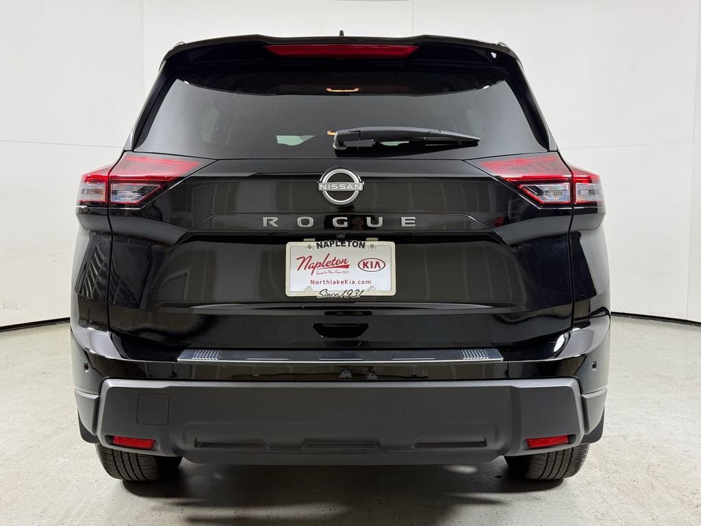 Used 2025 Nissan Rogue SV image 6