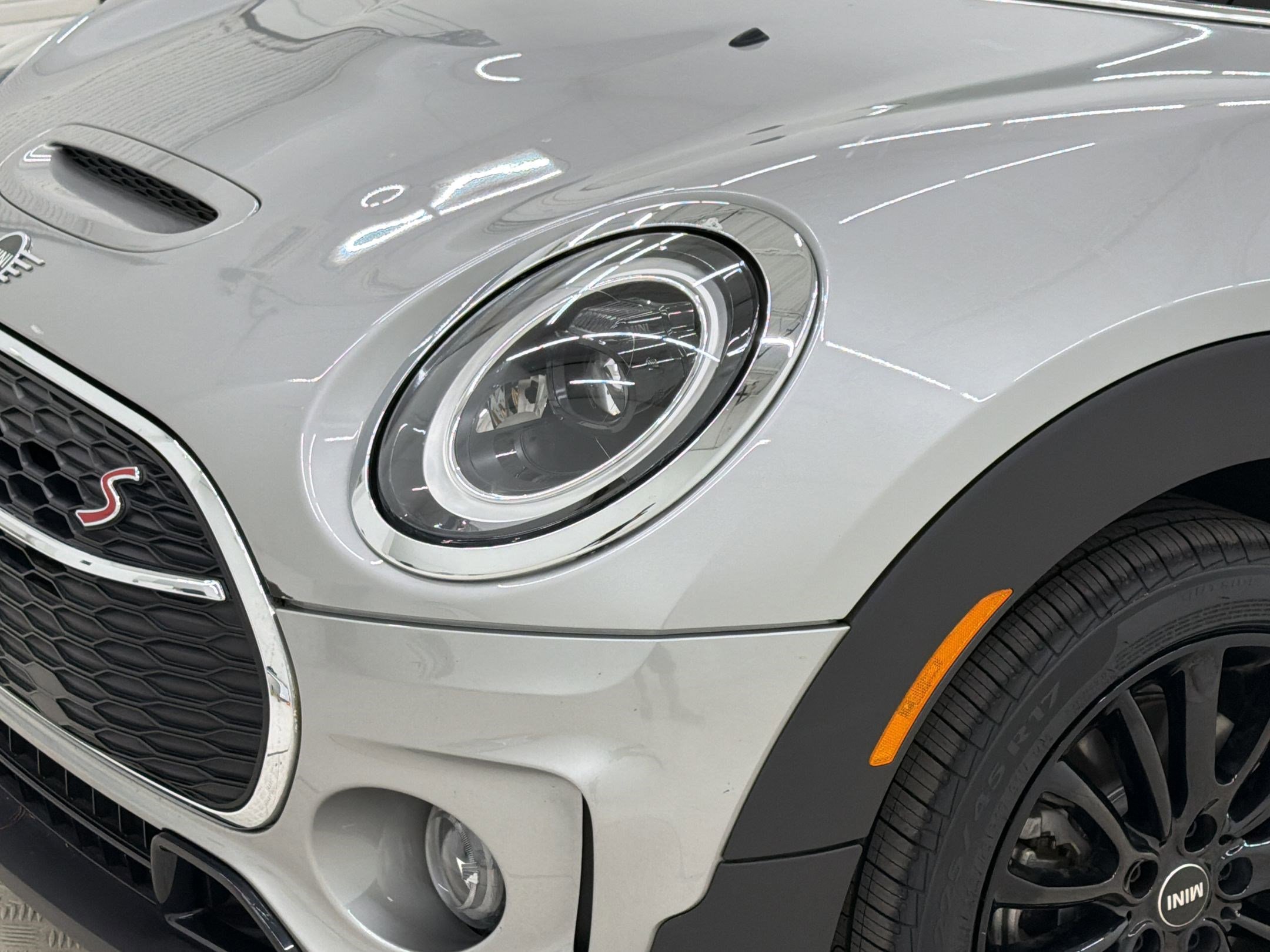 Certified 2024 MINI Cooper Clubman S FWD image 11