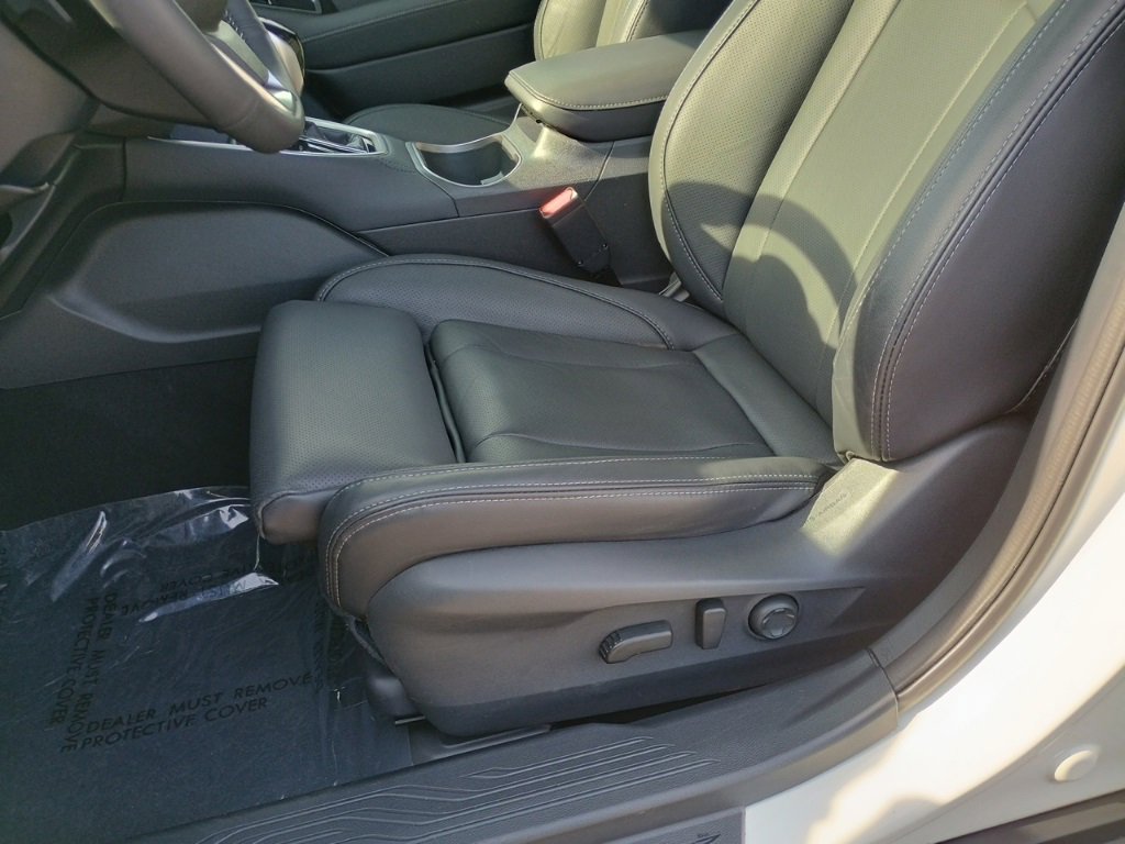 Certified 2025 Subaru Outback Touring image 13