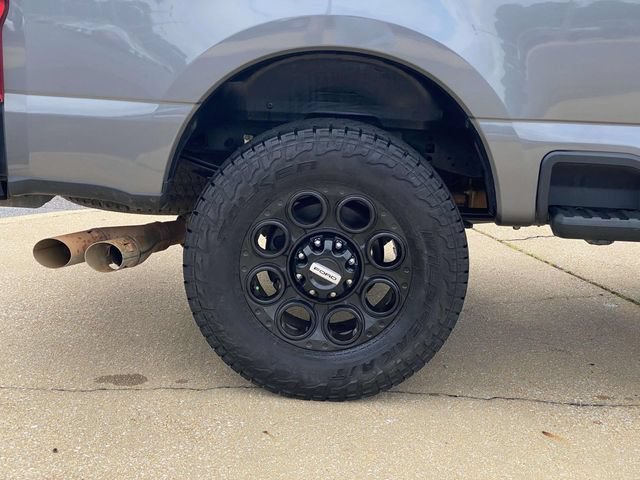 Used 2023 Ford F250 Lariat w/ Lariat Ultimate Package AWD/4WD image 3