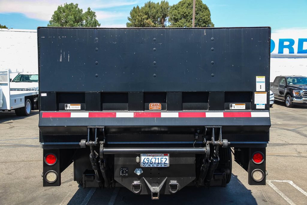 Used 2017 Ford F550 2WD Crew Cab Super Duty image 27