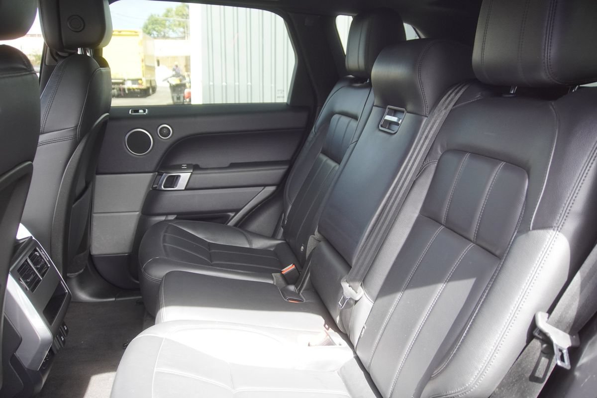 Used 2018 Land Rover Range Rover Sport SE AWD/4WD image 11