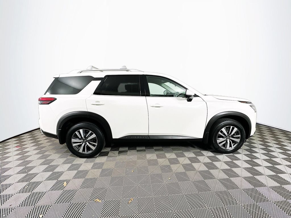 Certified 2024 Nissan Pathfinder SL AWD/4WD image 12