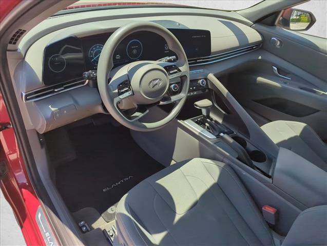 Used 2024 Hyundai Elantra SEL FWD image 8