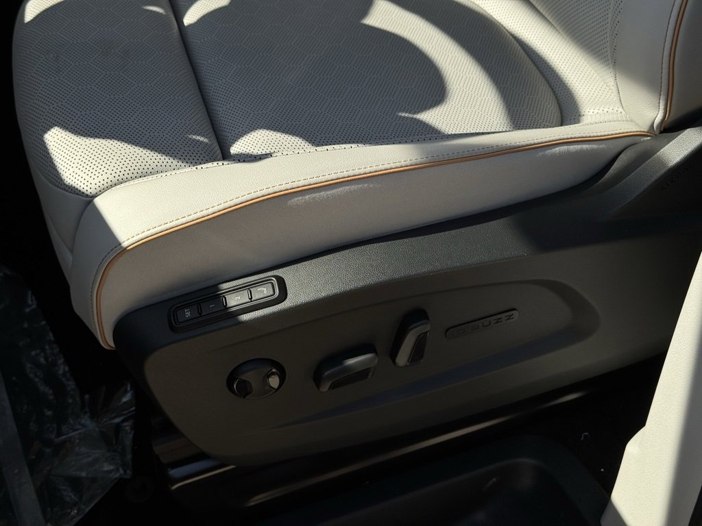 New 2025 Volkswagen ID. Buzz 1st Edition image 22