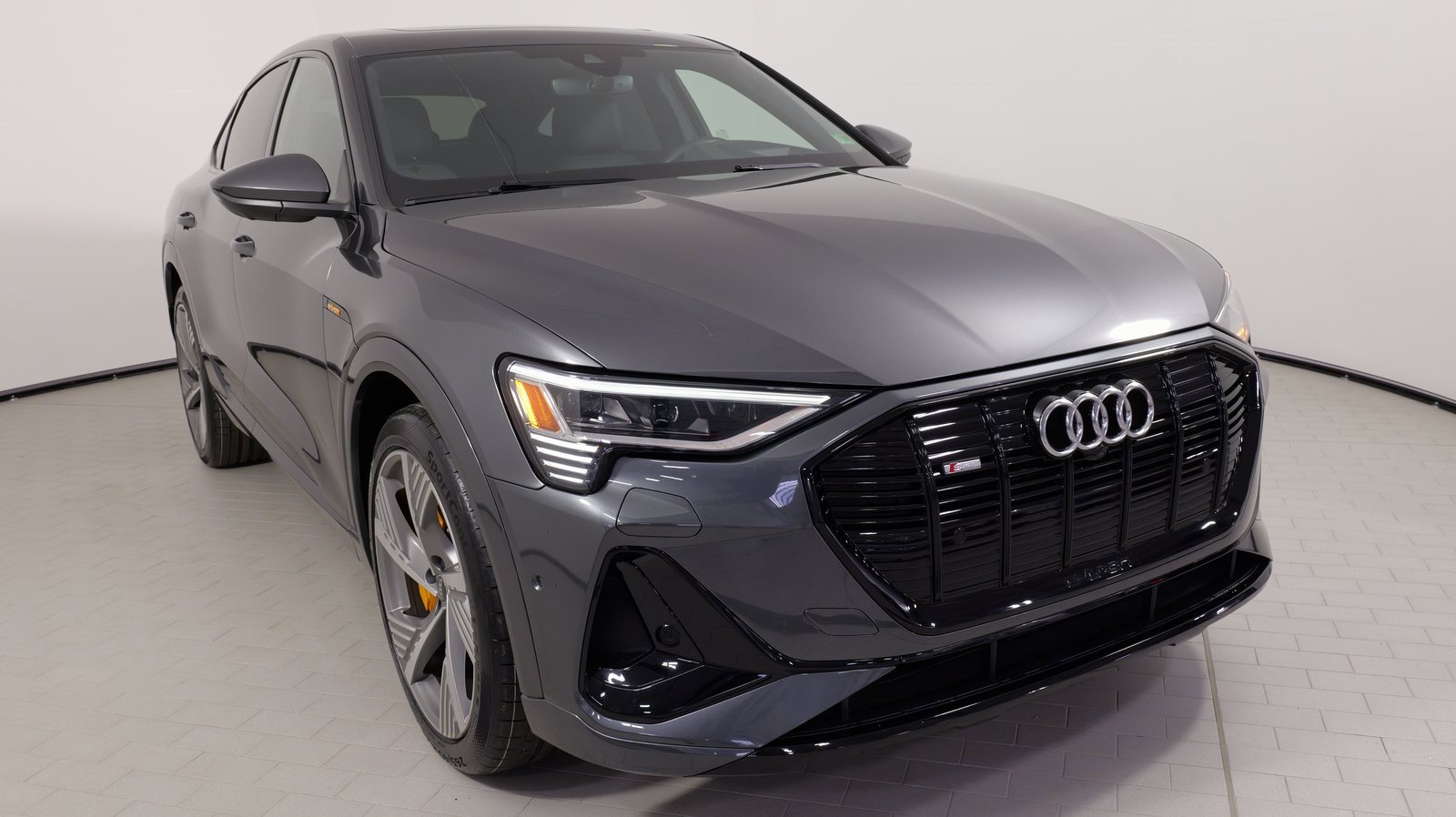 Used 2023 Audi e-tron Prestige w/ Prestige Package image 6