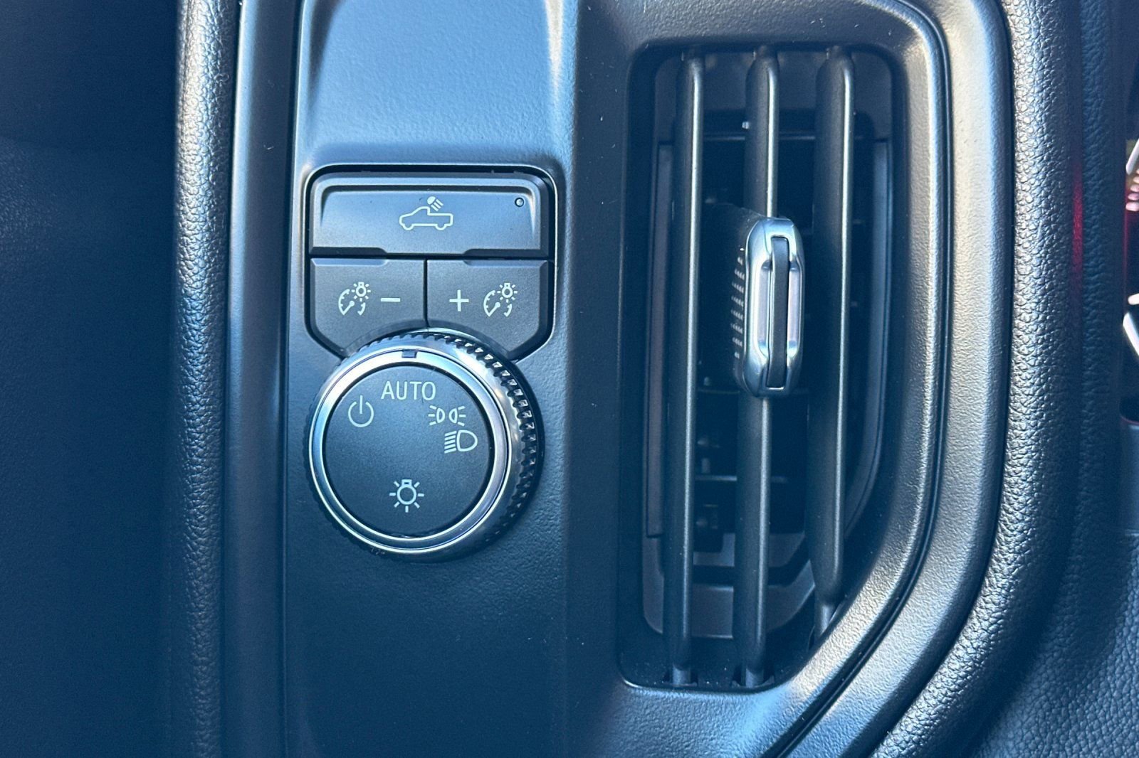 Used 2026 GMC Sierra 1500 Pro w/ Graphite Edition image 33