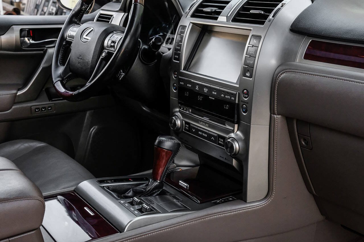 Used 2017 Lexus GX 460 Premium w/ Premium Package AWD/4WD image 30