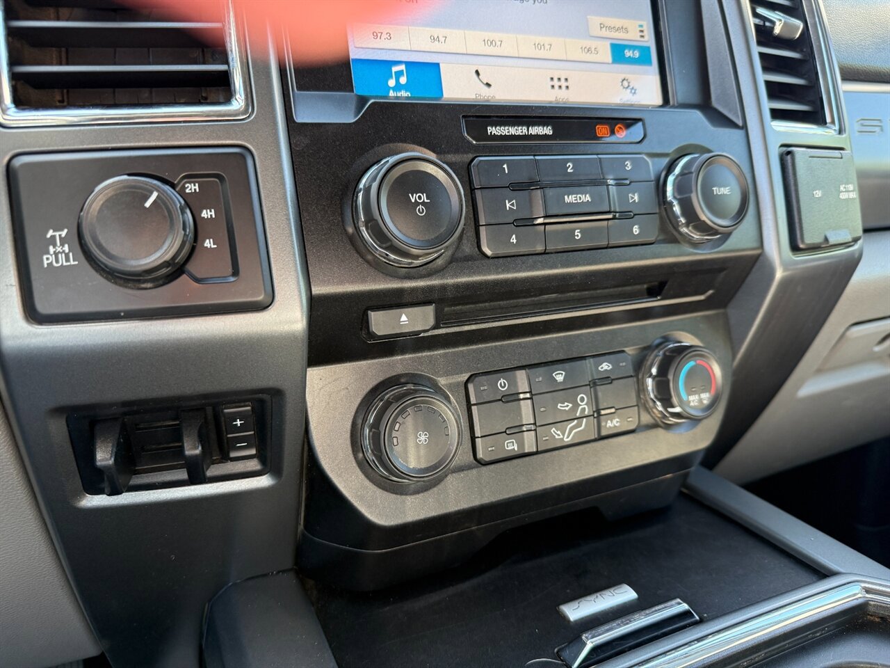 Used 2018 Ford F250 XLT w/ XLT Value Package AWD/4WD image 17