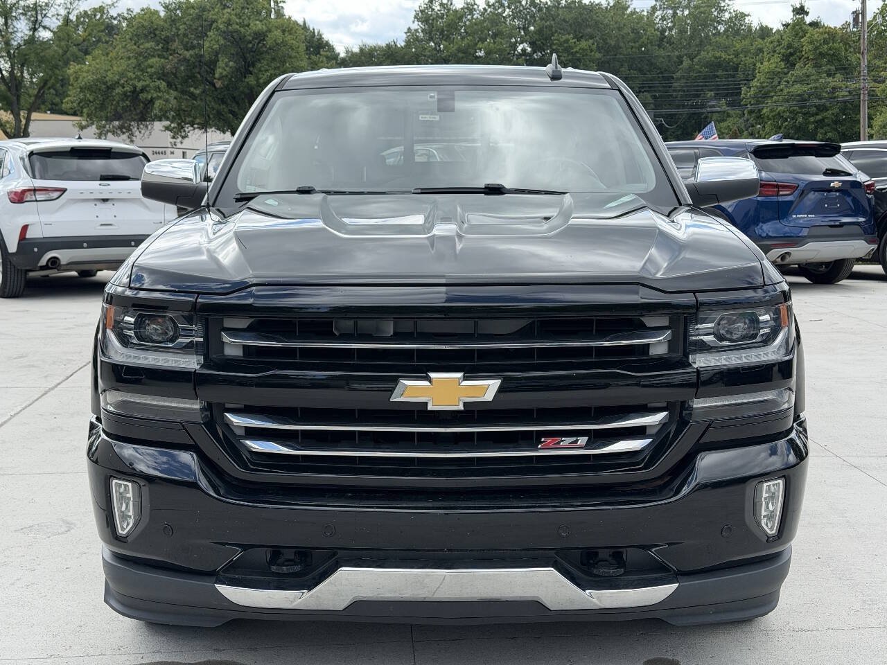 Used 2017 Chevrolet Silverado 1500 LTZ Z71 w/ LTZ Plus Package AWD/4WD image 3
