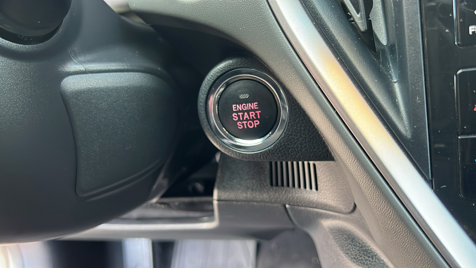 Used 2024 Subaru Crosstrek 2.0i Premium AWD/4WD image 24