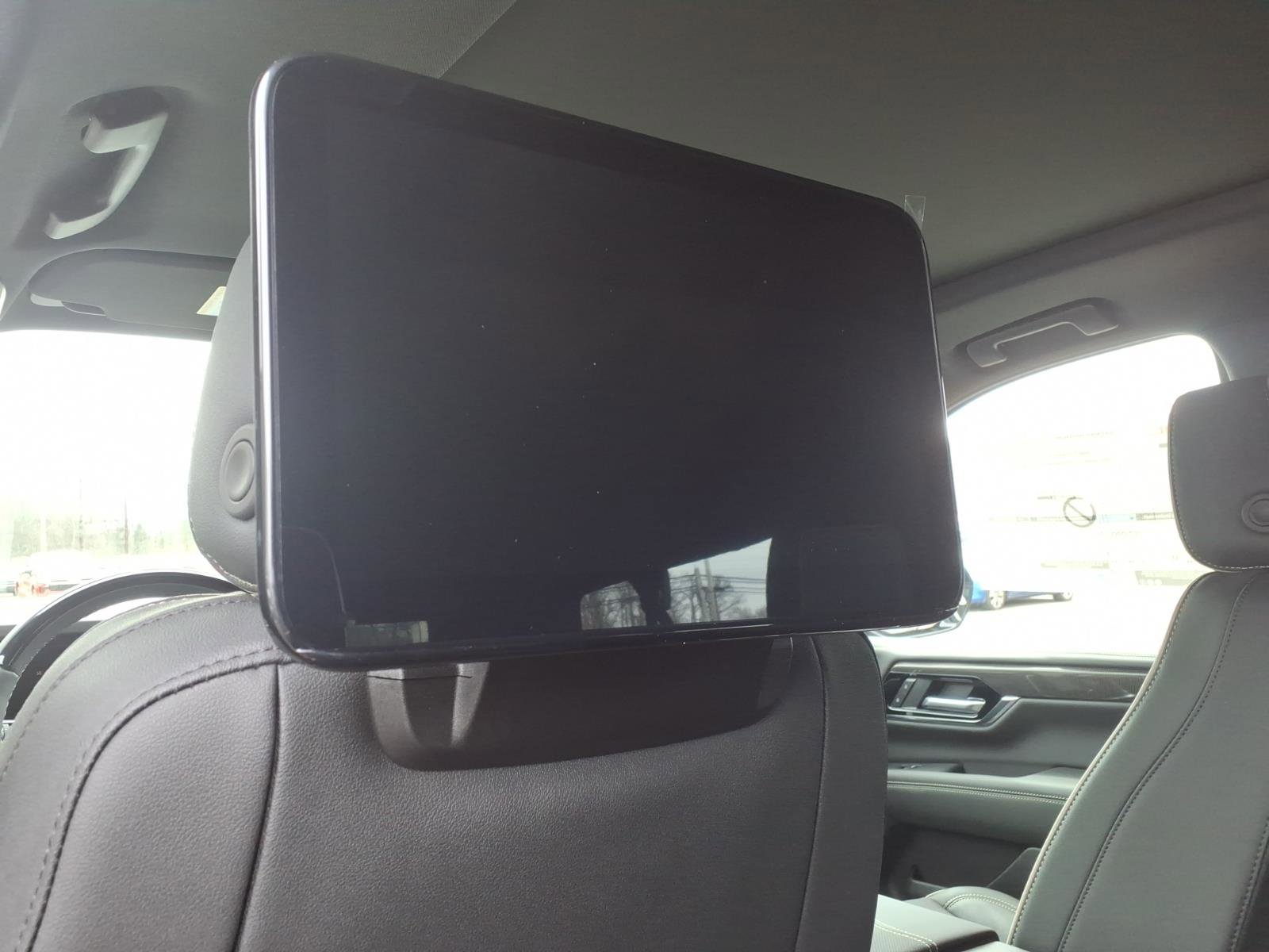 New 2026 GMC Yukon XL Elevation w/ Elevation Premium Package image 15