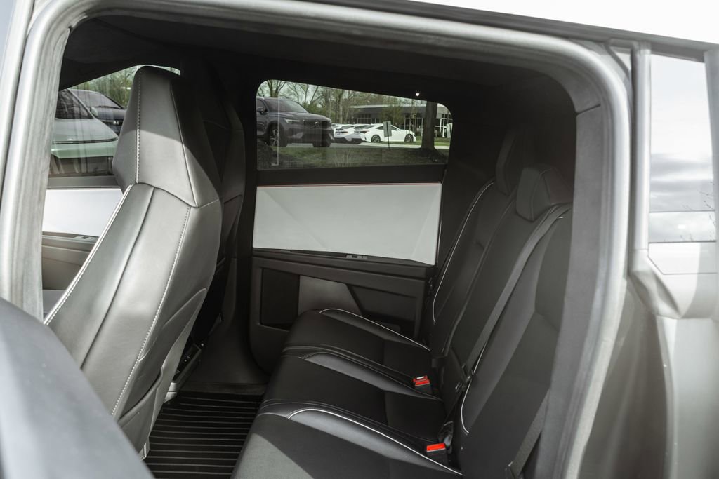 Used 2024 Tesla Cybertruck AWD Crew Cab image 26