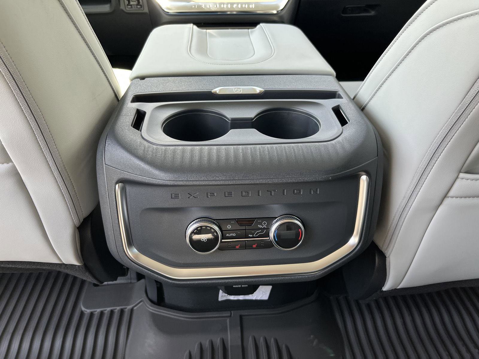 New 2025 Ford Expedition Max Platinum image 14