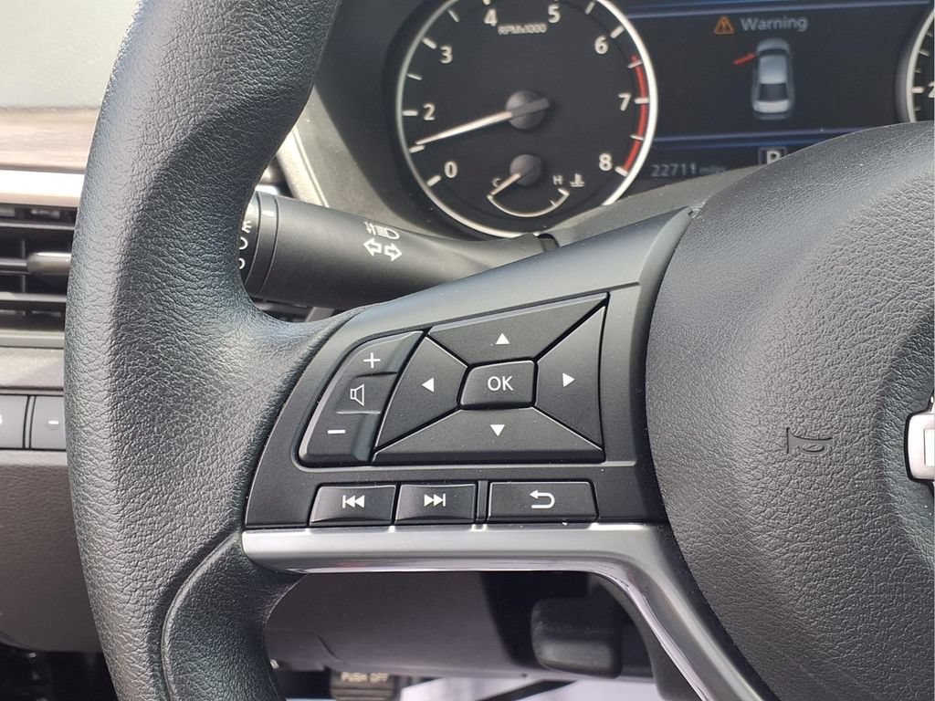 Used 2025 Nissan Altima 2.5 SV FWD image 17