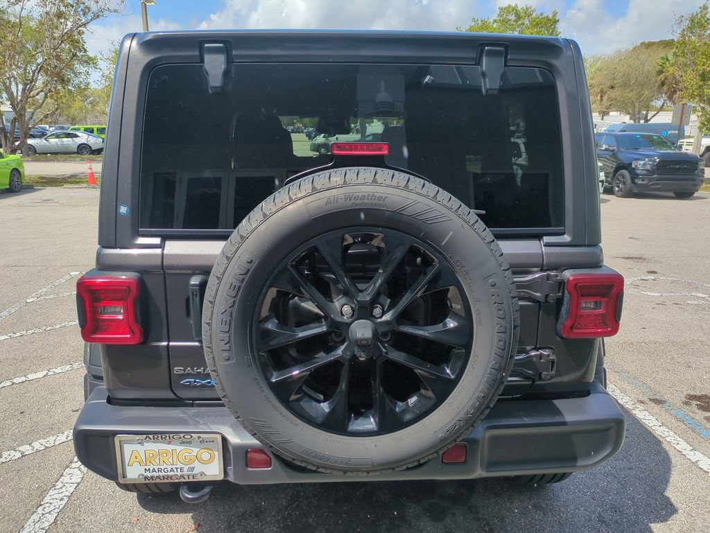 Used 2025 Jeep Wrangler Sahara 4xe image 7