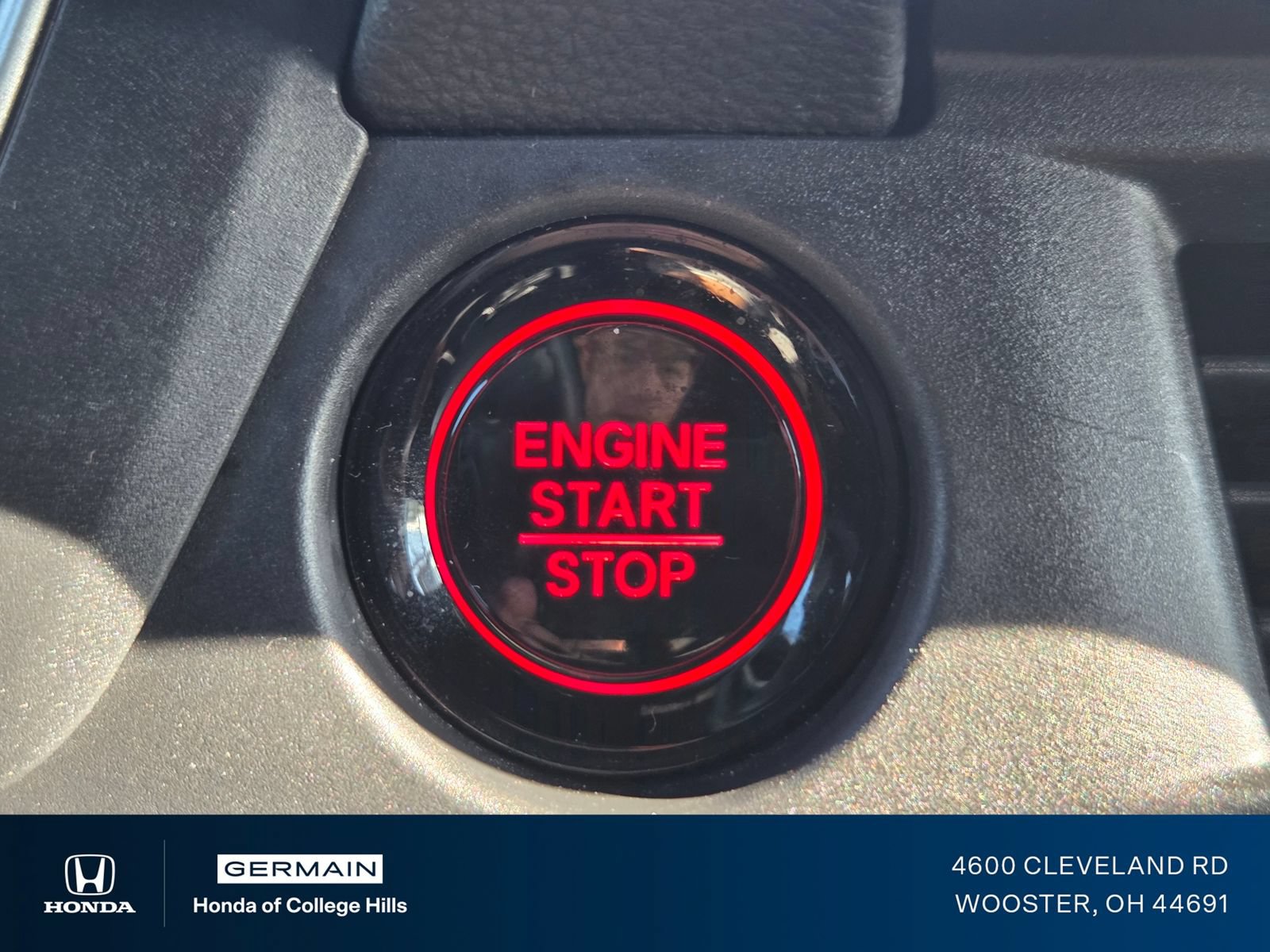 Used 2025 Honda Pilot Sport image 32