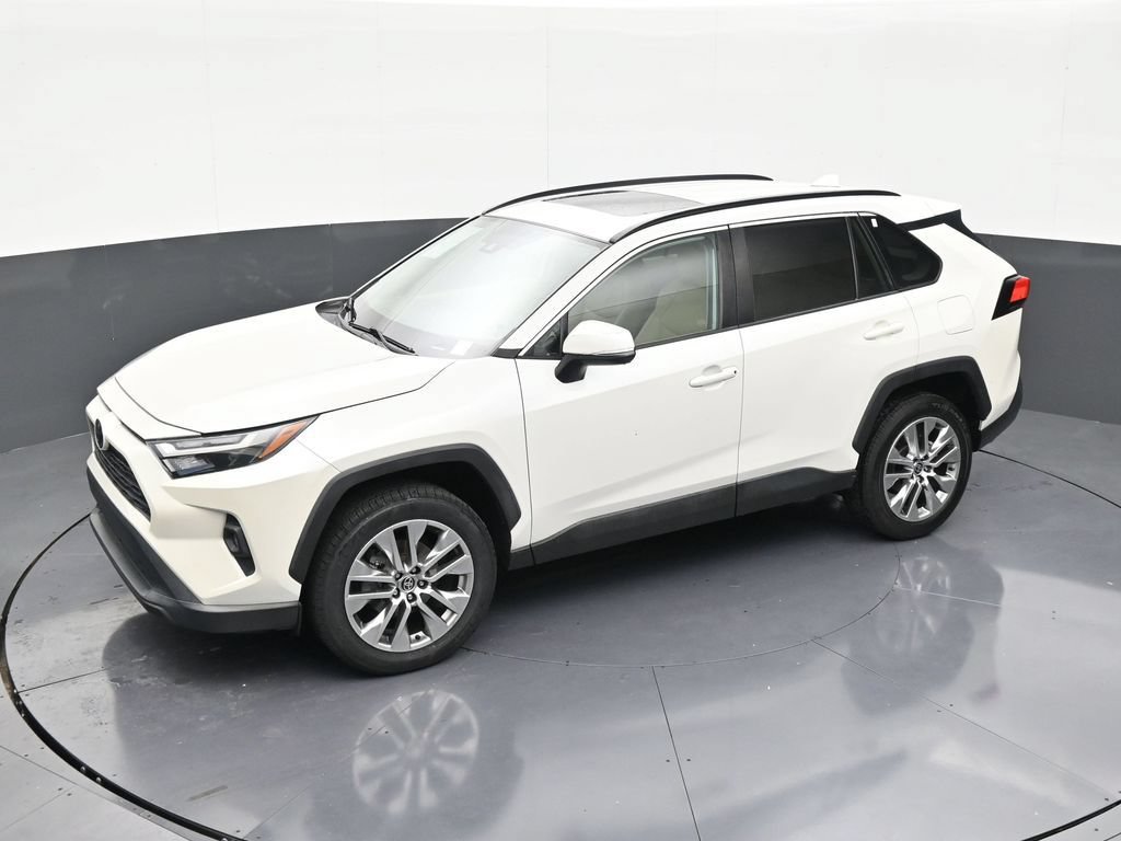 Used 2022 Toyota RAV4 XLE Premium FWD image 13
