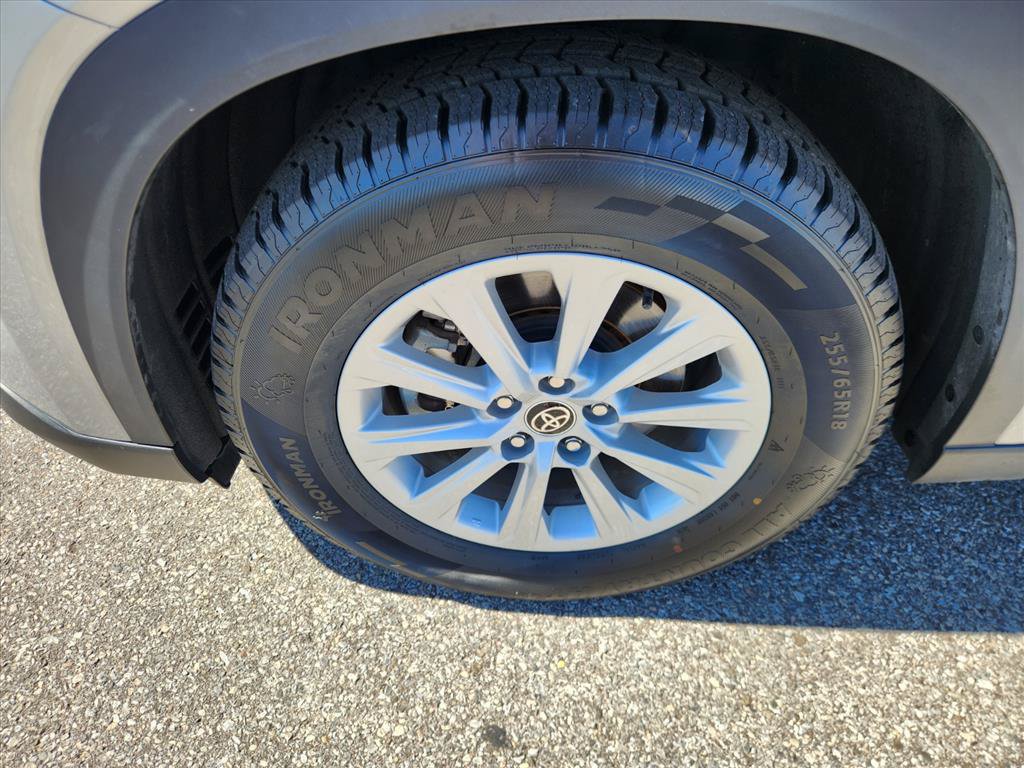 Certified 2025 Toyota Grand Highlander AWD image 11