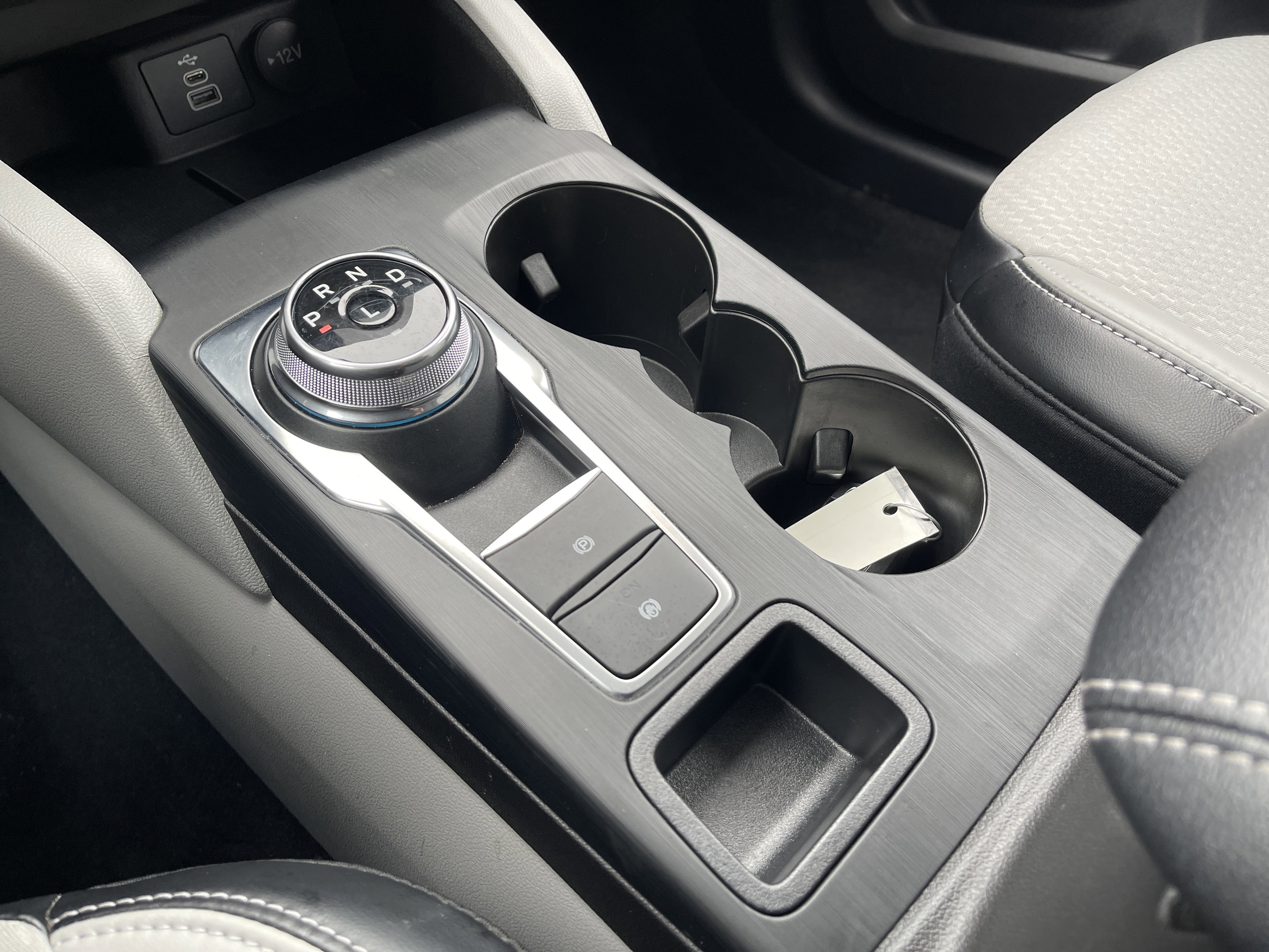 Used 2024 Ford Escape SE image 23