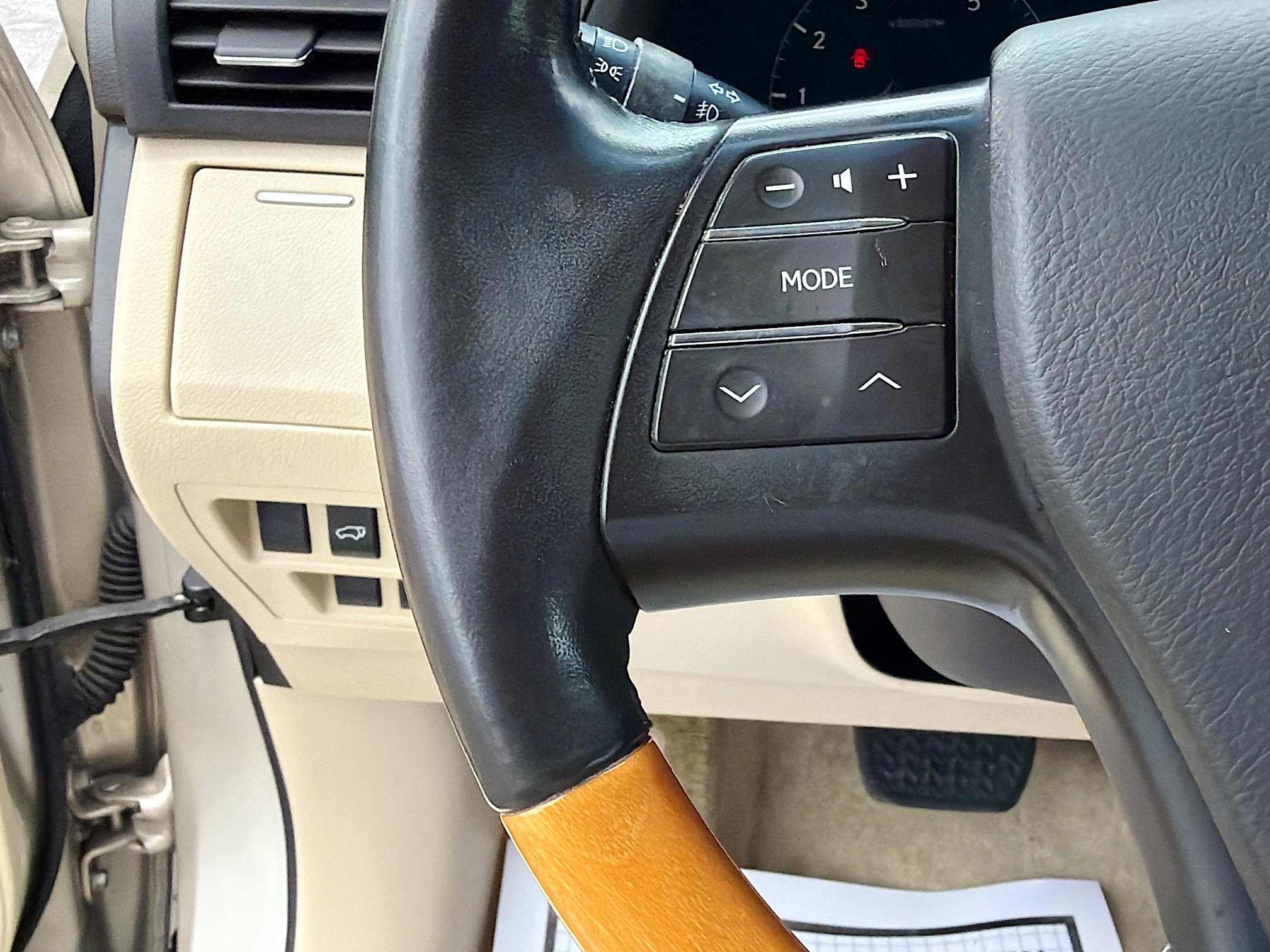 Used 2012 Lexus RX 350 FWD w/ Premium Pkg image 35
