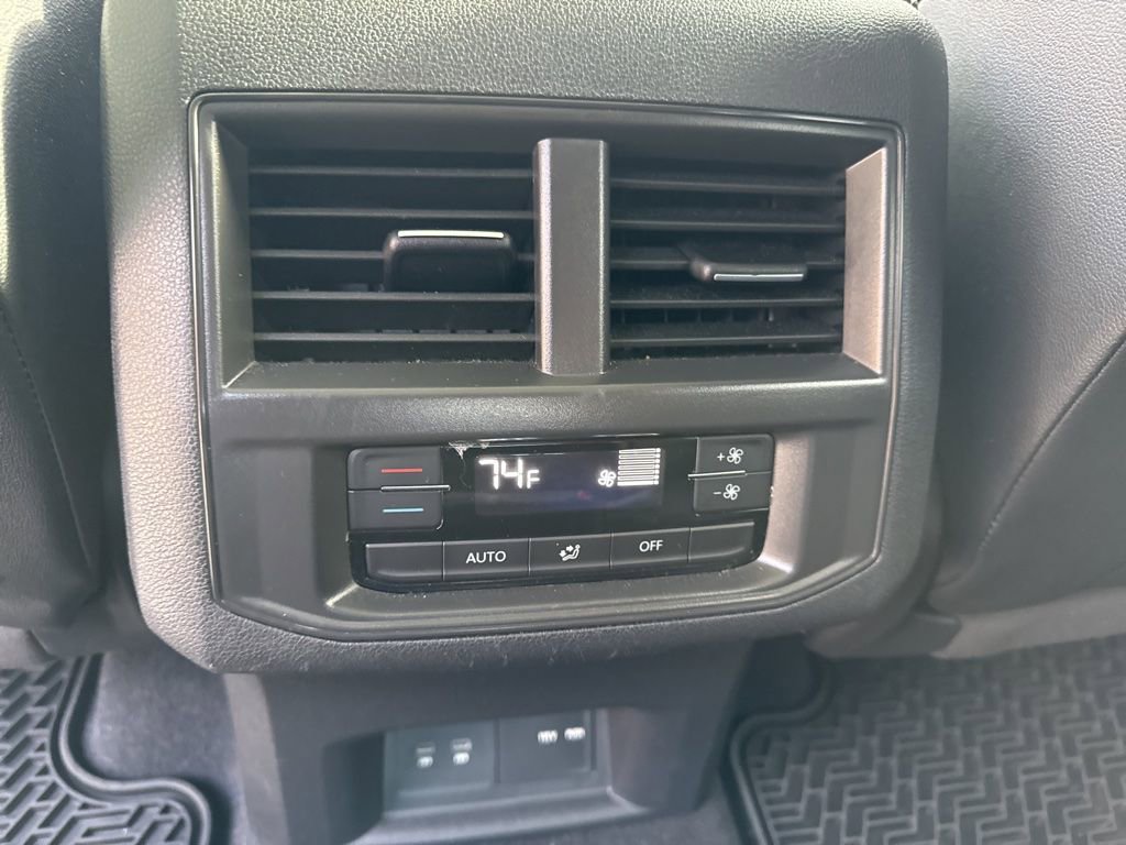 Used 2023 Volkswagen Atlas SEL R-Line image 20