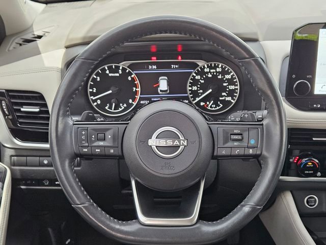 Used 2023 Nissan Rogue SL w/ SL Premium Package image 13