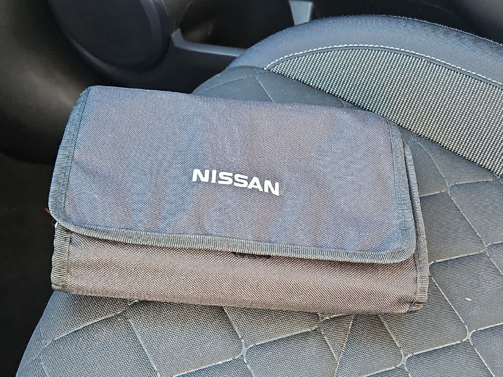 Used 2018 Nissan Kicks SV FWD image 25
