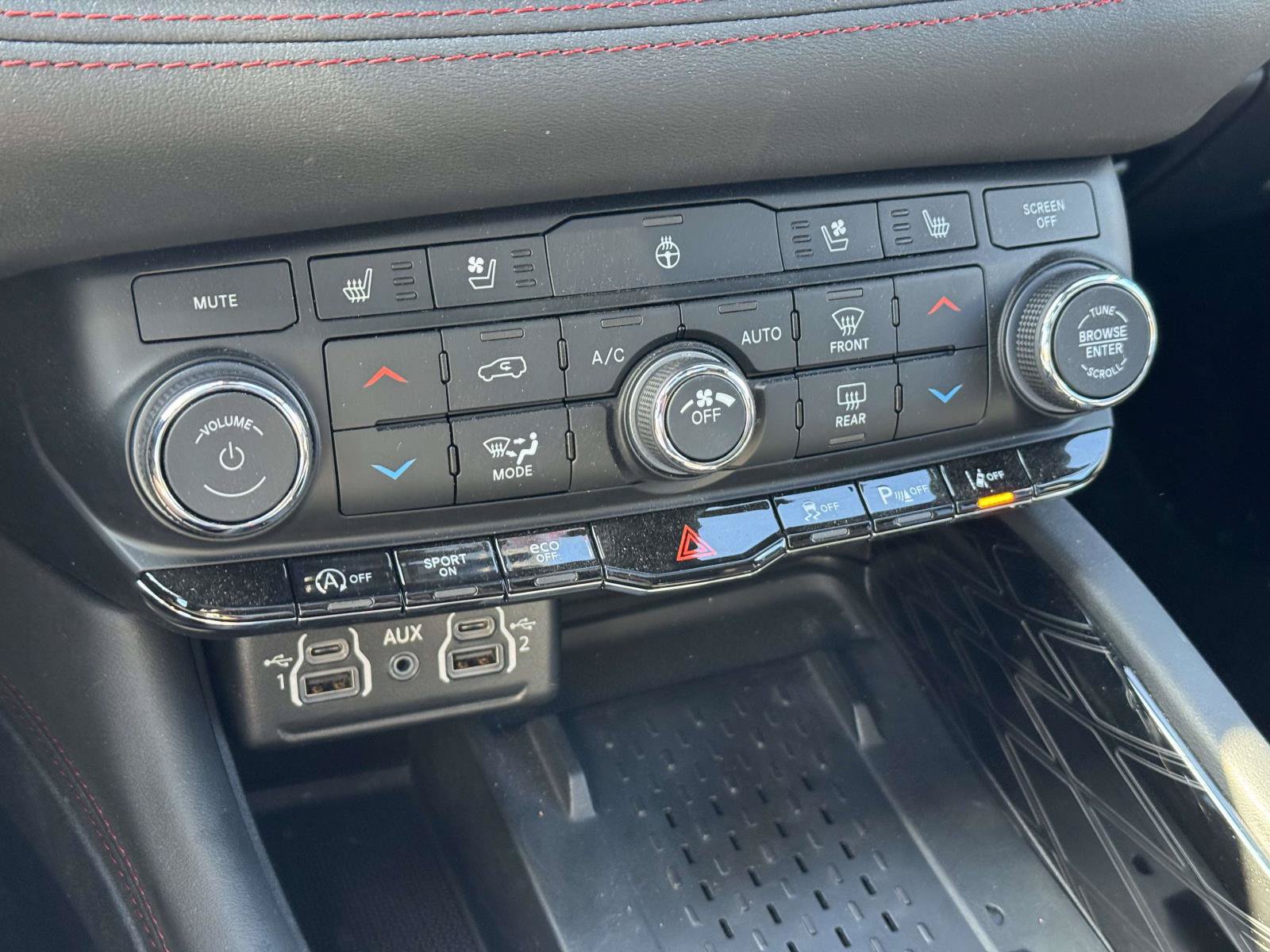 Used 2025 Dodge Durango GT AWD/4WD image 15