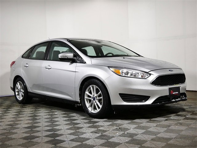 Used 2016 Ford Focus SE w/ SE Power Seat Package image 1