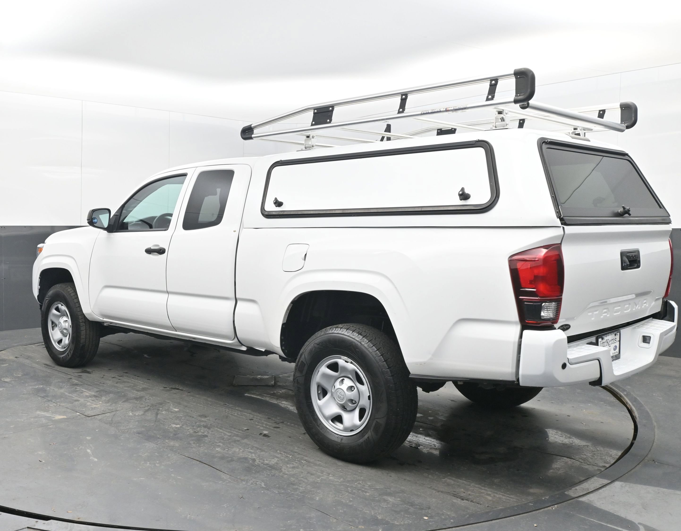 Used 2022 Toyota Tacoma SR image 6
