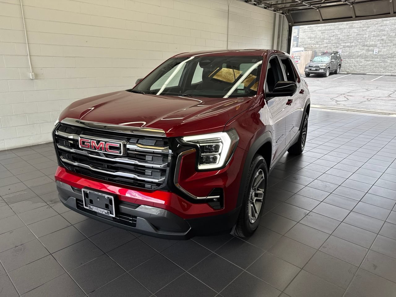 Used 2025 GMC Terrain Elevation w/ Technology Package II AWD/4WD image 3