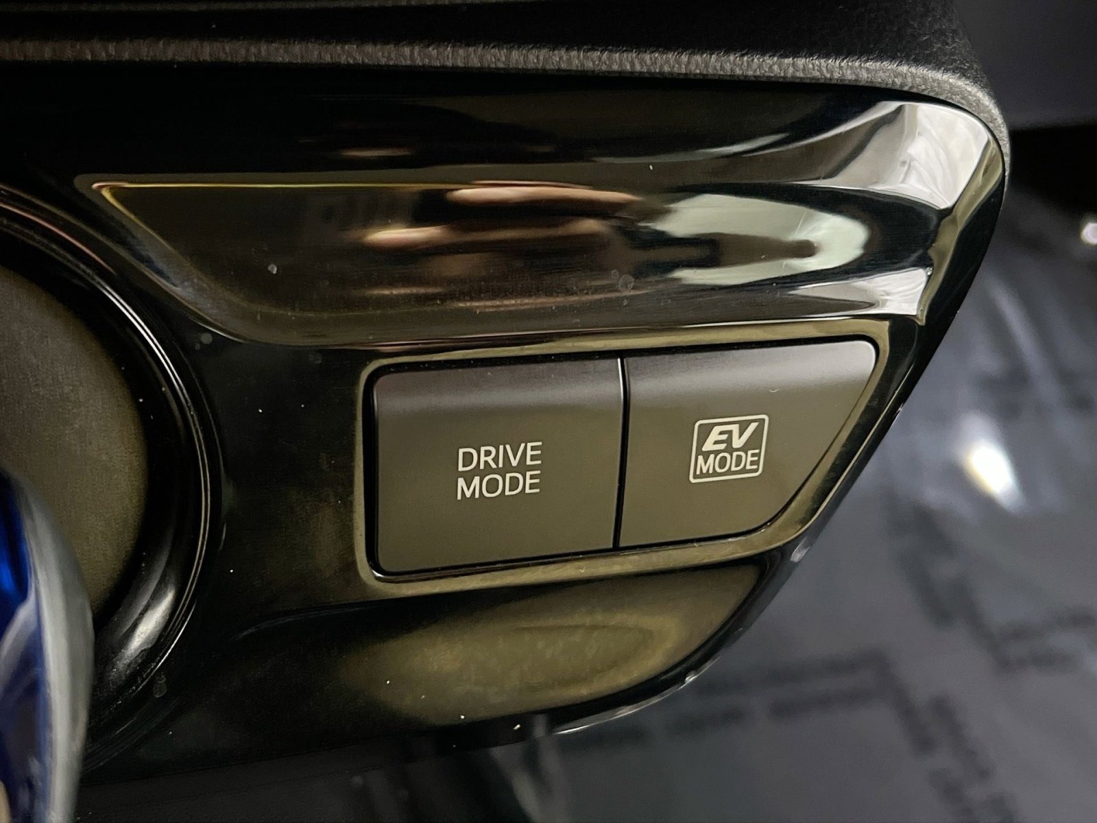 Used 2019 Toyota Prius LE image 35